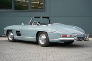 Image 2/43 of Mercedes-Benz 300 SL Roadster (1960)