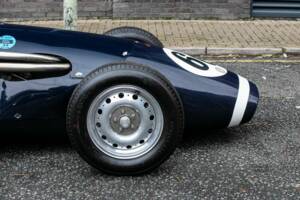 Image 16/49 of Connaught B-Type (1954)