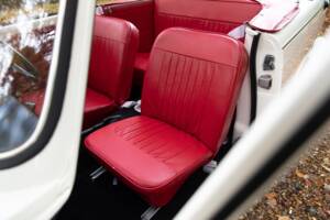 Image 14/50 of Triumph Herald 1200 (1967)