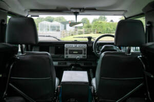 Image 18/50 de Land Rover Defender 90 Td5 (2003)