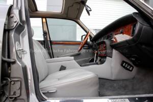 Immagine 33/46 di Jaguar XJ 12 (1986)