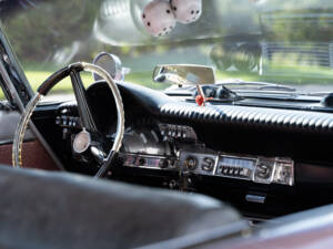 Afbeelding 64/84 van Chrysler New Yorker 2-Door Hardtop (1961)
