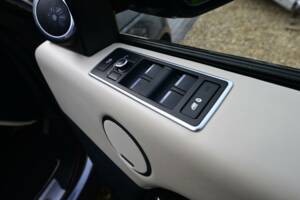 Image 32/50 de Land Rover Range Rover Autobiography SDV8 (2016)