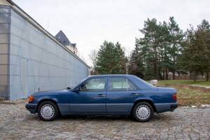 Bild 7/25 von Mercedes-Benz 300 E-24 (1991)