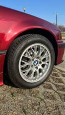 Bild 44/57 von BMW 320i (1993)