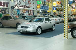 Immagine 9/50 di Mercedes-Benz SLK 230 Kompressor (1996)