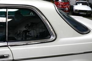 Bild 22/38 von Mercedes-Benz 230 CE (1984)