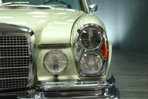 Image 45/49 of Mercedes-Benz 280 SE (1970)