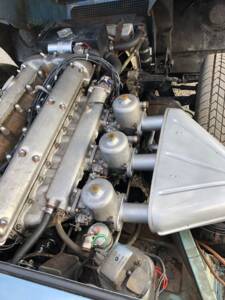 Imagen 12/31 de Jaguar E-Type 4.2 (1964)