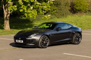 Image 38/45 of Jaguar F-Type (2016)