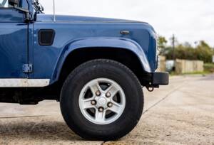Image 21/41 of Land Rover Defender 90 (2004)