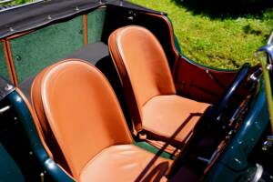 Image 16/28 of Jaguar SS 100 (1977)