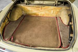 Image 40/50 of Borgward Isabella Coupe (1958)