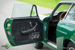 Image 4/34 of Volvo 1800 ES (1972)