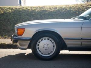 Bild 4/30 von Mercedes-Benz 560 SL (1989)