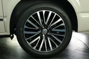 Image 48/50 of Volkswagen T6 Multivan 2.0 TDI (2020)
