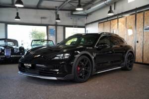 Image 1/5 of Porsche Taycan 4S Sport Turismo (2024)