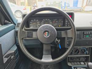 Bild 16/38 von Alfa Romeo 90 2.0 V6 Super (1985)