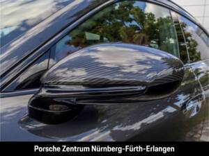 Obraz 38/49 pojazdu Porsche Taycan Turbo S Cross Turismo (2021)