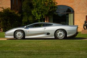 Imagen 2/50 de Jaguar XJ 220 (1993)