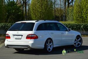 Image 5/50 of Mercedes-Benz E 500 T (2004)