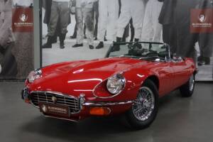 Afbeelding 2/49 van Jaguar E-Type V12 (1974)