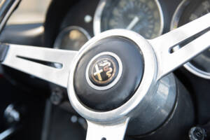 Image 12/33 de Alfa Romeo 2600 Spider (1964)