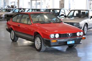 Image 3/28 of Alfa Romeo GTV 2.0 (1984)