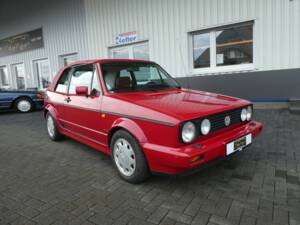 Bild 1/23 von Volkswagen Golf I Cabrio 1.8 (1990)