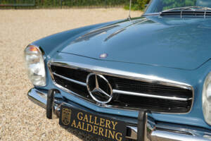 Image 34/50 of Mercedes-Benz 280 SL (1968)