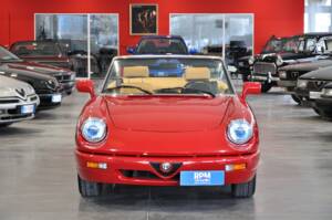 Imagen 2/30 de Alfa Romeo 1.6 Spider (1992)