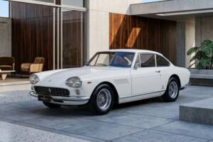 Bild 1/50 von Ferrari 330 GT 2+2 (1964)