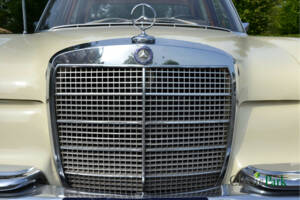 Image 42/49 of Mercedes-Benz 280 SE 3,5 (1972)