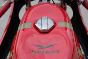 Image 25/44 of Moto Guzzi DUMMY (1972)