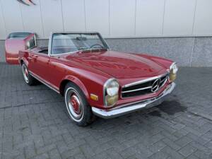 Image 8/36 of Mercedes-Benz 250 SL (1968)