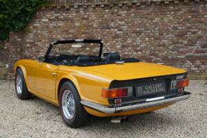 Image 22/50 of Triumph TR 6 (1971)