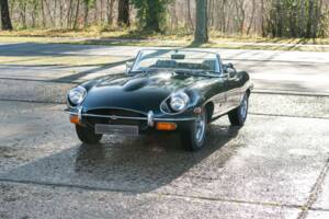 Afbeelding 3/34 van Jaguar E-Type (1971)
