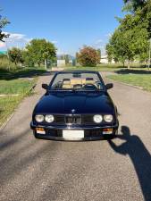 Image 4/23 of BMW 320i (1989)
