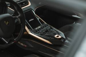 Image 24/68 of Lamborghini Sián FKP 37 (2021)