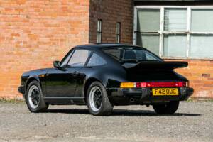 Immagine 4/41 di Porsche 911 Carrera 3.2 (1988)