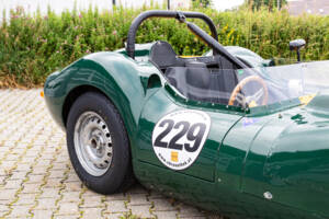 Image 8/80 of Lister Knobbly (1956)