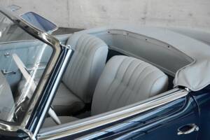 Image 10/50 de Mercedes-Benz 190 SL (1957)