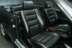 Imagen 22/30 de Mercedes-Benz 300 CE-24 (1993)