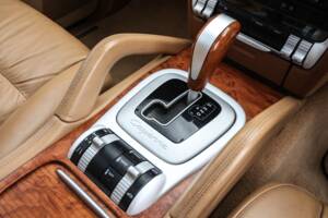 Bild 22/40 von Porsche Cayenne Turbo S (2006)