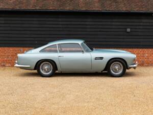 Immagine 43/50 di Aston Martin DB 4 (1960)