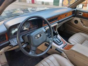 Image 15/29 of Jaguar Sovereign 3.6 (1988)