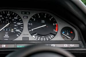 Immagine 19/28 di BMW 318i (1993)