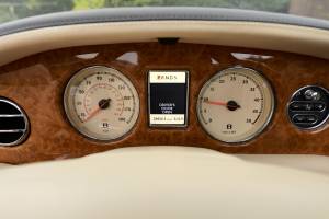 Image 44/50 of Bentley Azure (2007)