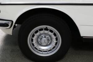 Bild 8/38 von Mercedes-Benz 230 CE (1984)