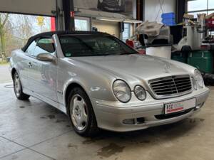 Image 11/50 of Mercedes-Benz CLK 230 Kompressor (2001)